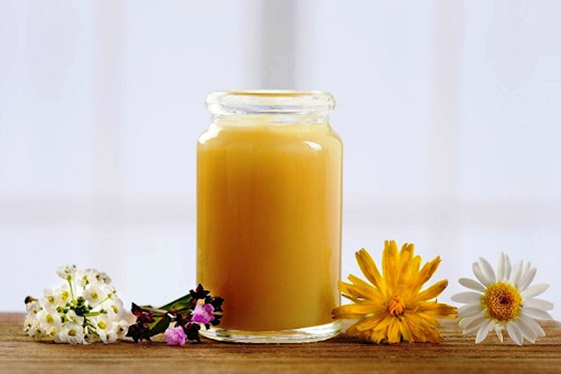Sữa ong chúa là một trong những nguyên liệu trị nám hoàn hảo nhất hiện nay
