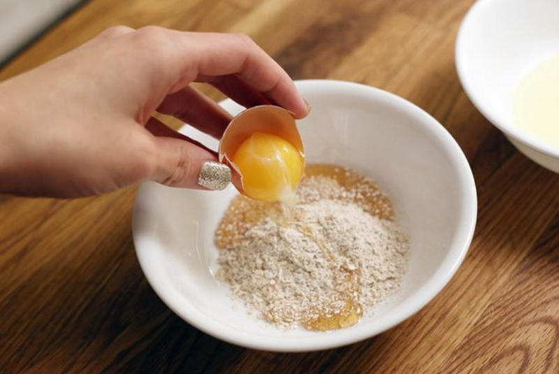 5 bí quyết đơn giản làm đẹp da mặt sau sinh cho các mẹ bỉm sữa 8 làm đẹp da mặt sau sinh trứng gà