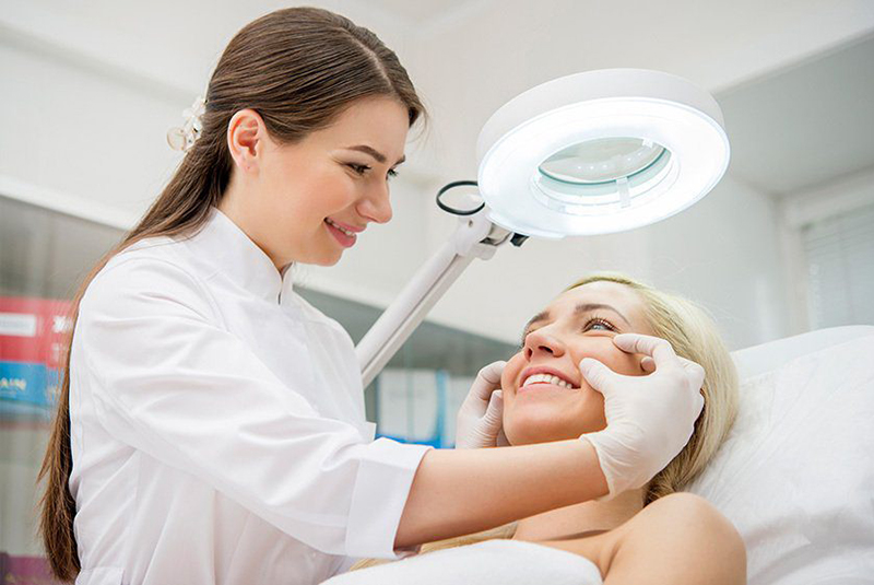 Khám phá 4 cách để có 1 làn da mịn màng như em bé 11 cách để có một làn da mịn màng thường xuyên thăm khám bác sĩ da liễu