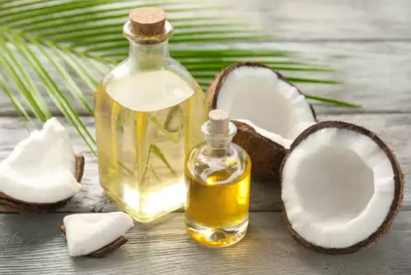 chữa rạng da sau sinh bằng dầu dừa và dầu oliu