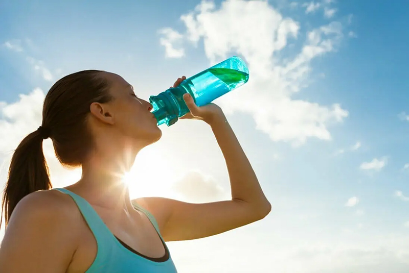 Mẹo để có khuôn môi đẹp tự nhiên cho nụ cười tỏa nắng! 13 uống đủ nước